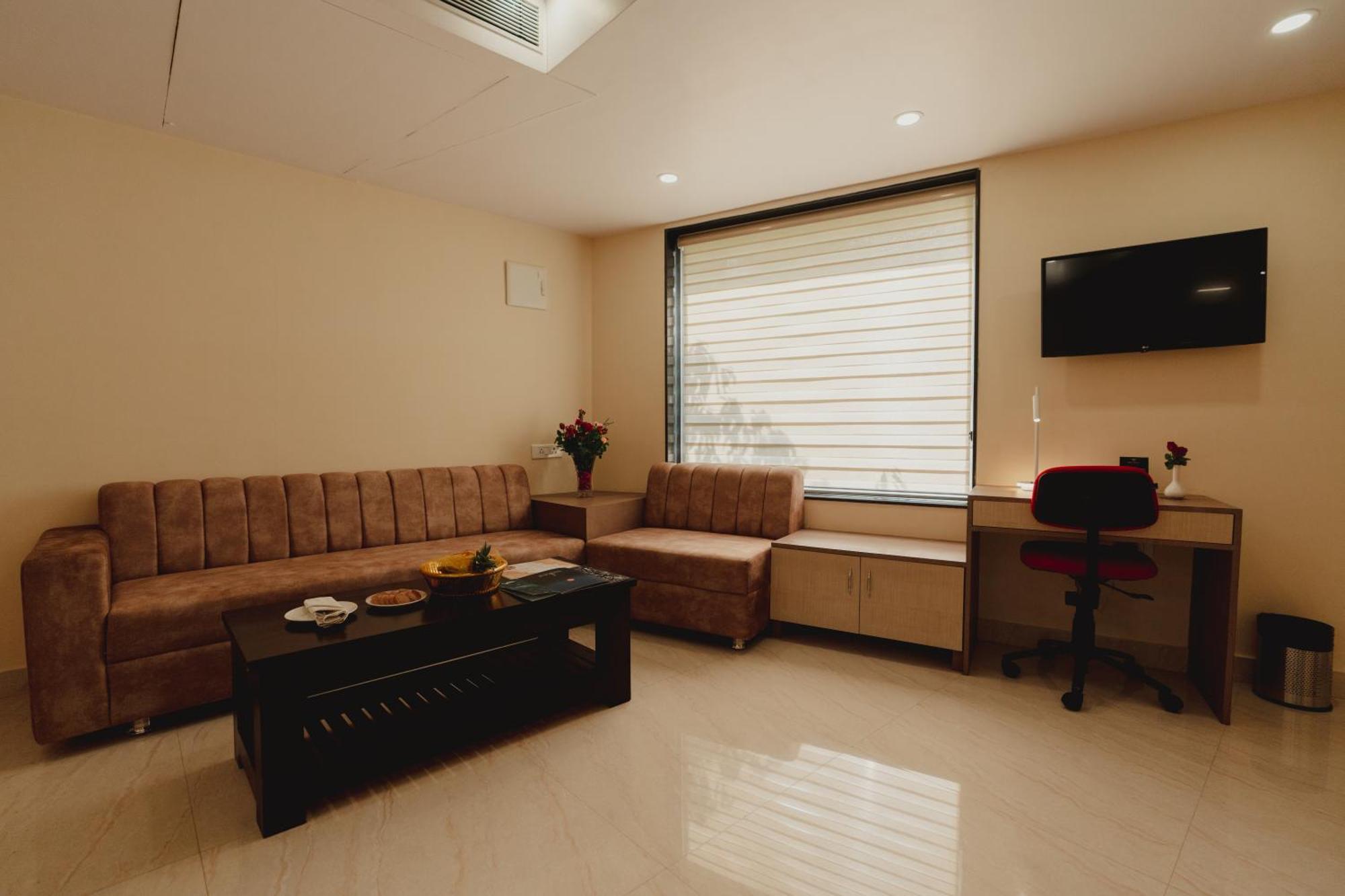 Hotel Bigwig Jabalpur Εξωτερικό φωτογραφία
