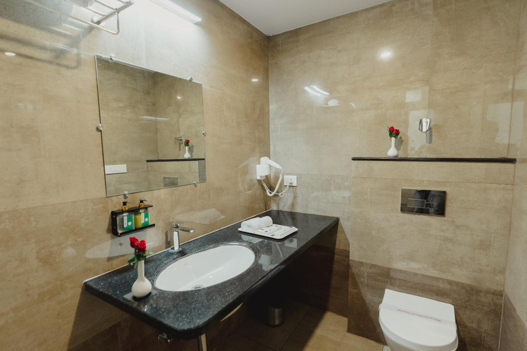 Hotel Bigwig Jabalpur Εξωτερικό φωτογραφία