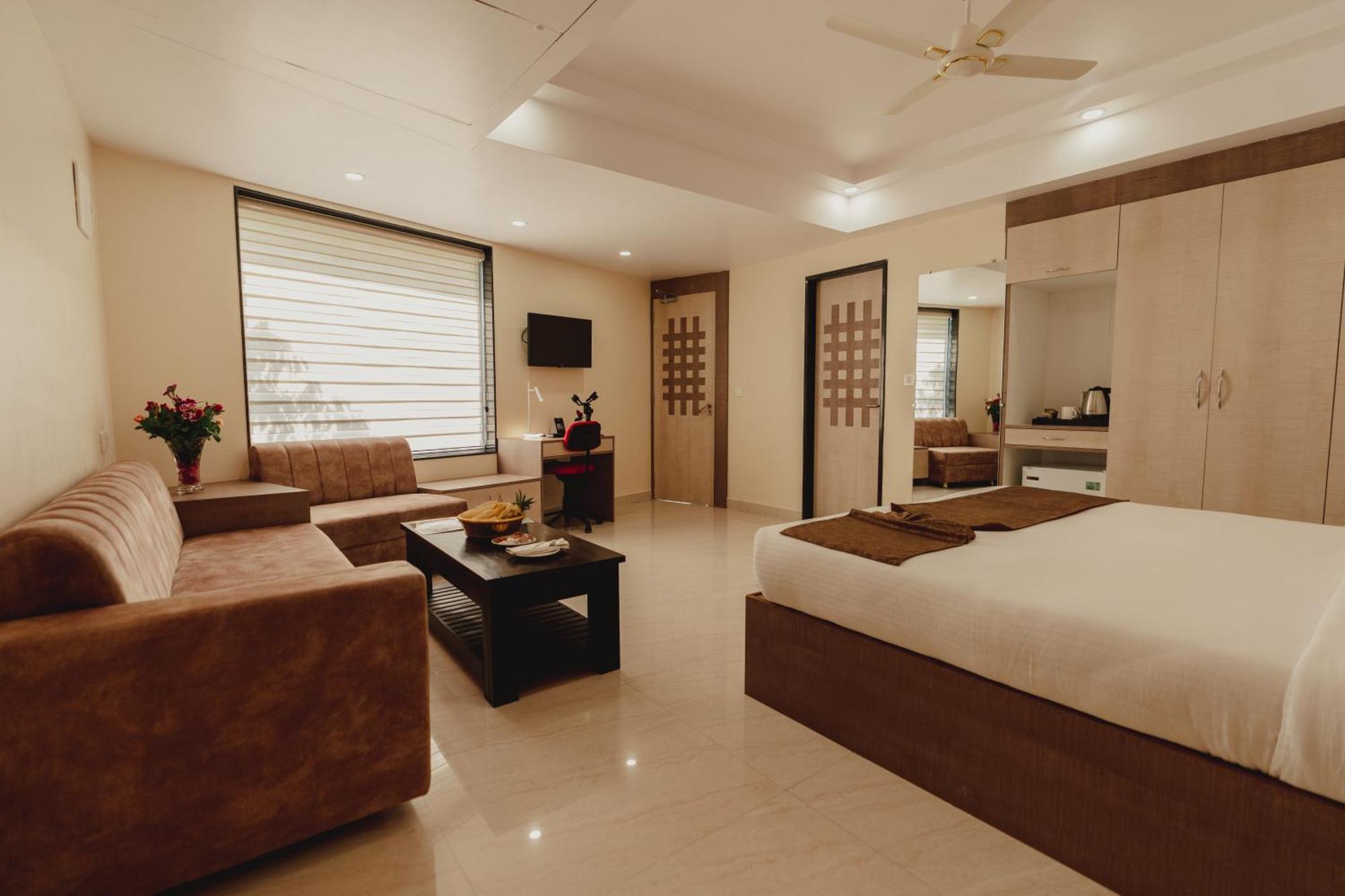 Hotel Bigwig Jabalpur Εξωτερικό φωτογραφία