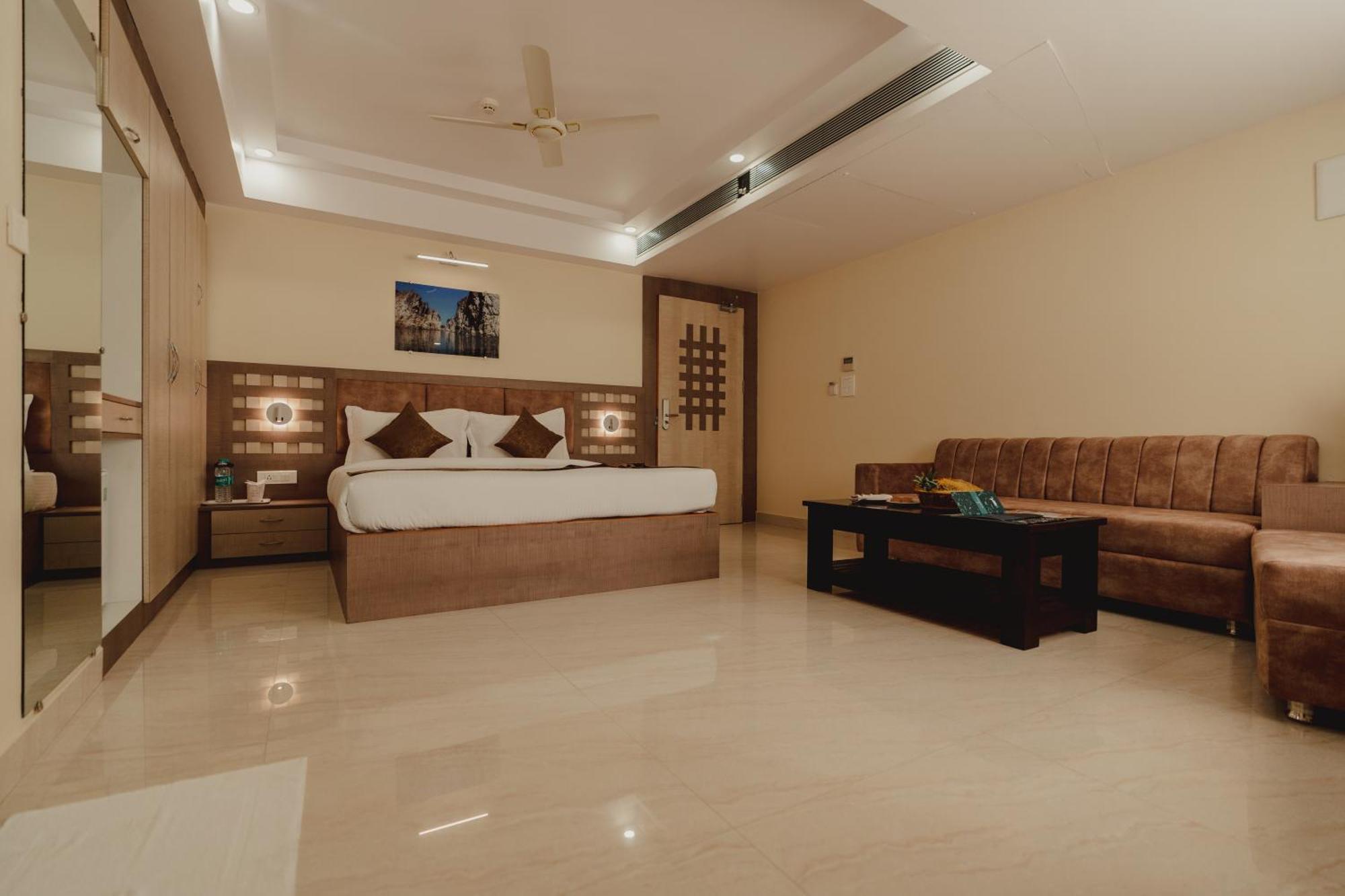 Hotel Bigwig Jabalpur Εξωτερικό φωτογραφία